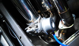 ワンオフエキゾーストバルブ取り付け